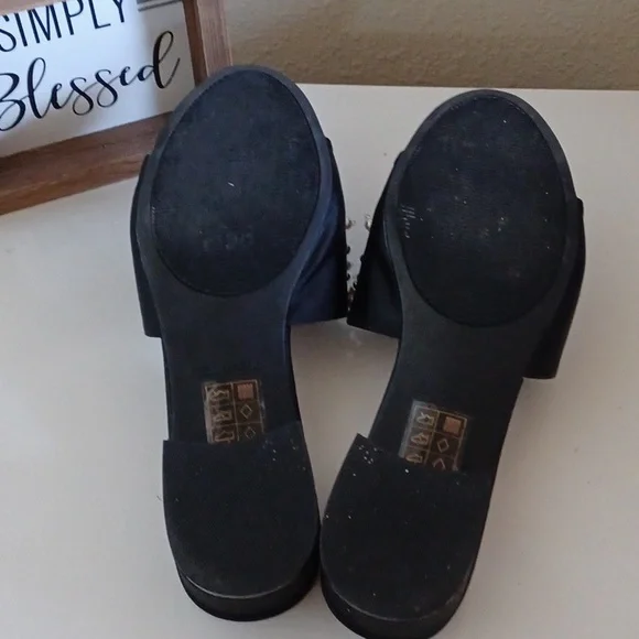 Zigi Soho Edina Black Satin Pearl & Crystal Slides ** SZ 9 - Picture 9 of 10